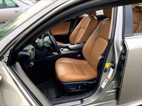 Used 2016 Lexus IS 300 AWD image 7