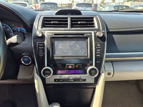 Used 2012 Toyota Camry XLE w/ Convenience Pkg FWD image 19