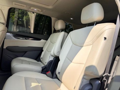 Used 2024 Cadillac XT6 Premium Luxury AWD/4WD image 24