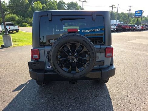 Used 2015 Jeep Wrangler Unlimited Sport w/ Dual Top Group AWD/4WD image 21