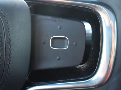 Used 2024 Lincoln Nautilus Reserve w/ Equipment Group 202A image 17