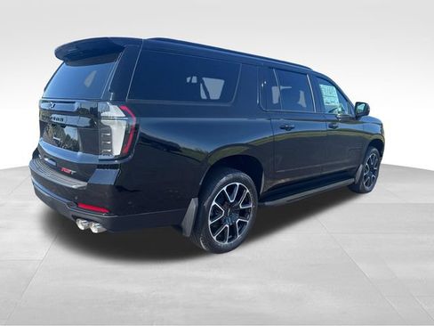 New 2026 Chevrolet Suburban RST w/ Comfort Package AWD/4WD image 5