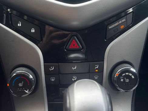 Used 2012 Chevrolet Cruze LT image 20