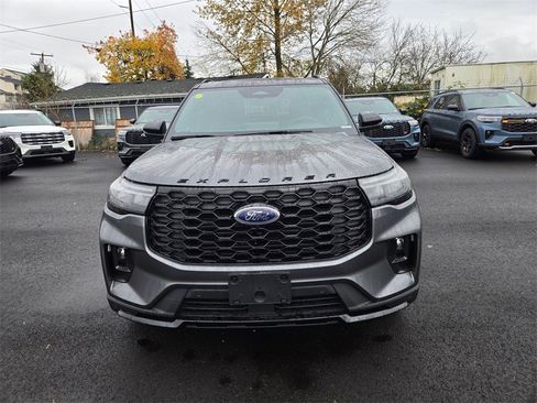 New 2026 Ford Explorer ST-Line w/ ST-Line Street Pack image 2