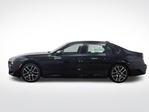 Used 2026 BMW 750e xDrive w/ Executive Package AWD/4WD image 2