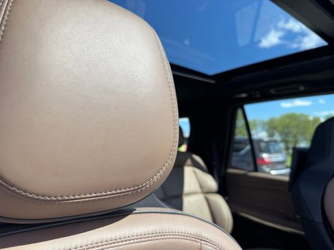 Used 2025 Lincoln Navigator Black Label AWD/4WD image 31