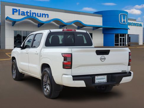 Used 2025 Nissan Frontier SV w/ SV Convenience Package image 5