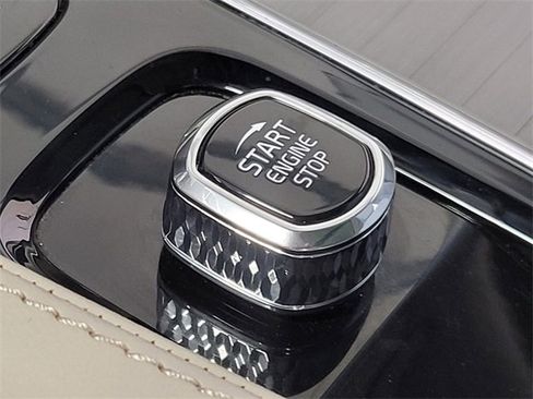 Certified 2024 Volvo XC90 B5 Core image 33