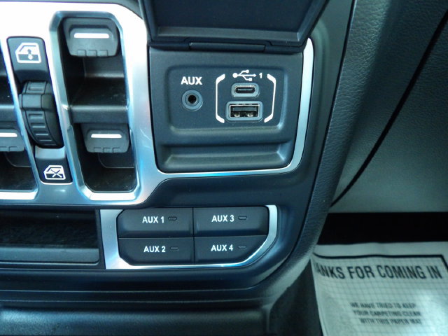 Used 2023 Jeep Wrangler Unlimited Sahara w/ Cold Weather Group AWD/4WD image 29