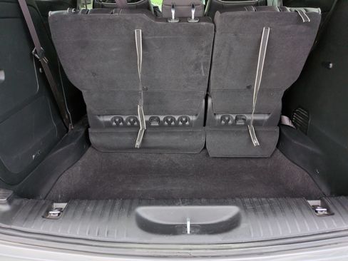 Used 2022 Chrysler Pacifica Limited w/ Uconnect Theater Family Group FWD image 42