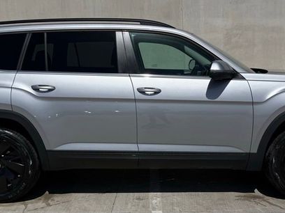 Certified 2025 Volkswagen Atlas SE