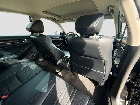 Used 2018 Honda Accord EX-L image 30