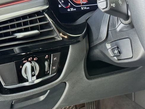 Used 2023 BMW 530i xDrive 530i xDrive w/ Premium Package image 9