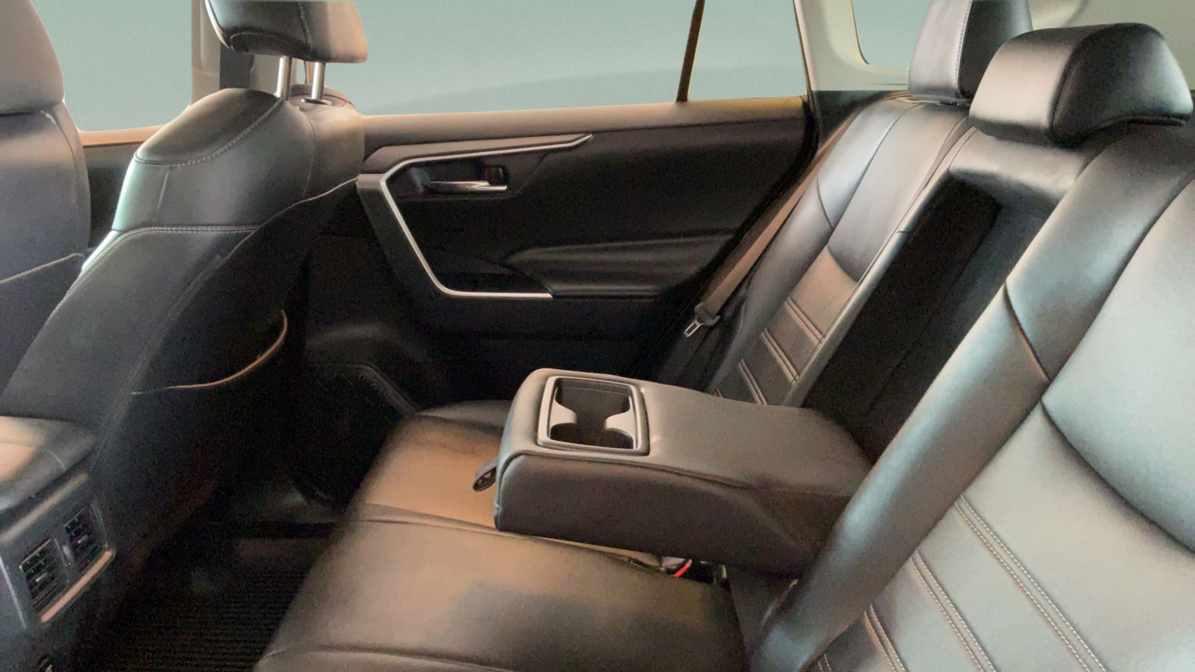 Used 2019 Toyota RAV4 XLE Premium w/ Advanced Technology Package FWD image 30