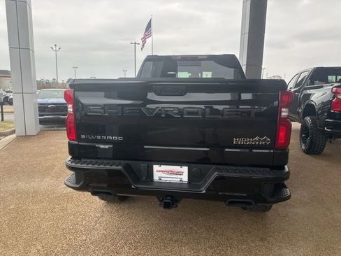 New 2026 Chevrolet Silverado 1500 High Country w/ LPO, Dark Essentials Package image 4