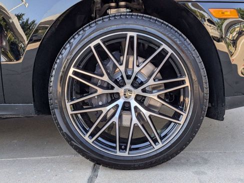 Certified 2026 Porsche Macan Turbo AWD/4WD image 29