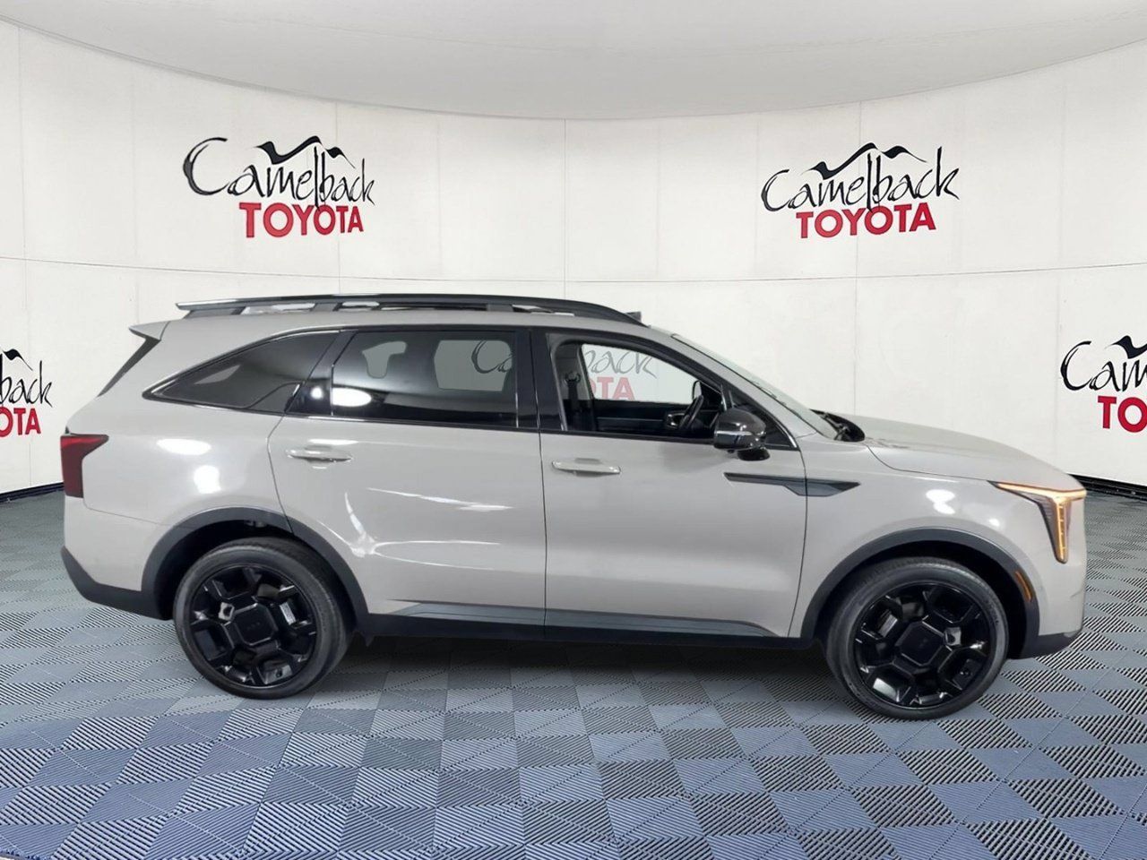 Used 2025 Kia Sorento SX AWD/4WD image 4