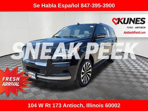 Used 2024 Lincoln Navigator Reserve w/ Equipment Group 201A AWD/4WD image 3