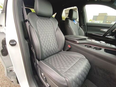 Used 2025 Genesis GV70 3.5T Sport w/ Sport Prestige Package AWD/4WD image 29