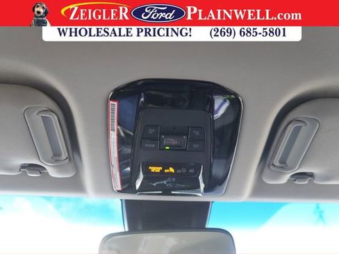 Used 2022 Toyota Venza LE image 29