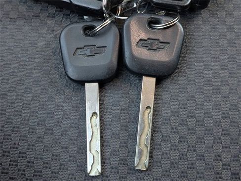 Used 2018 Chevrolet Silverado 1500 LT w/ All Star Edition image 32