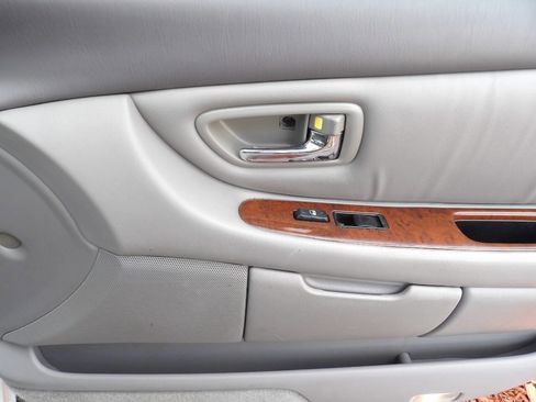 Used 2002 Toyota Avalon XLS image 27