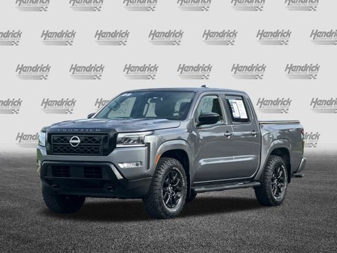 Used 2023 Nissan Frontier SV w/ Midnight Edition Package image 9