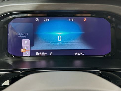 Used 2025 Volkswagen Atlas Cross Sport SE image 19