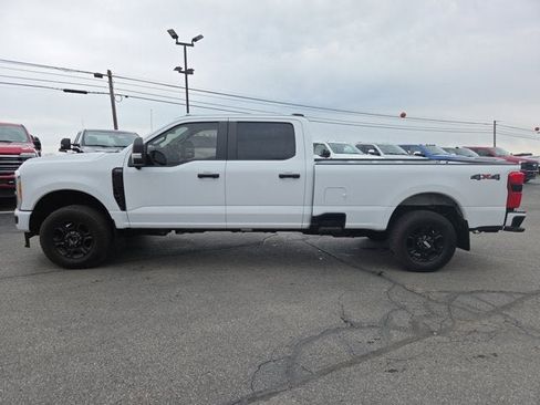 Used 2023 Ford F250 XL w/ STX Appearance Package AWD/4WD image 3