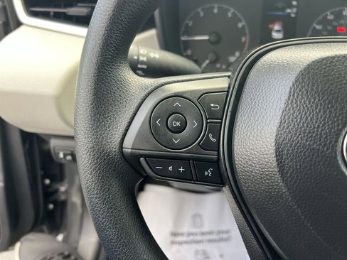 Used 2025 Toyota Corolla LE image 19