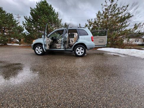Used 2004 Toyota RAV4 2WD image 18