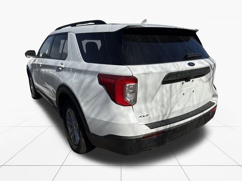 Used 2020 Ford Explorer XLT image 5