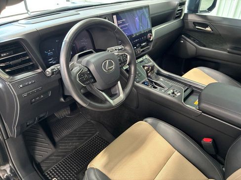 Used 2024 Lexus GX 550 AWD/4WD image 9