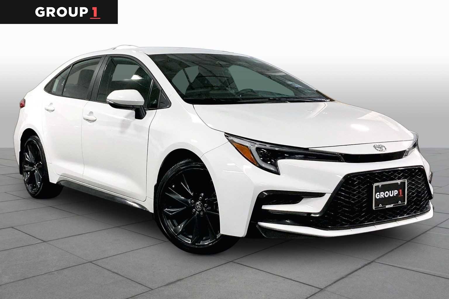 Certified 2024 Toyota Corolla SE FWD image 3