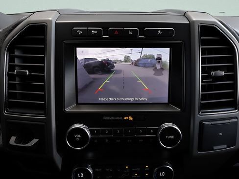 Used 2020 Ford Expedition XLT w/ Equipment Group 202A AWD/4WD image 41
