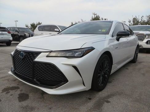 Used 2021 Toyota Avalon XSE image 2