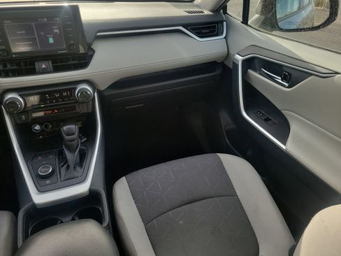 Used 2021 Toyota RAV4 XLE image 13