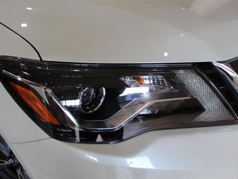 Used 2017 Nissan Pathfinder Platinum w/ Family Entertainment Package image 10