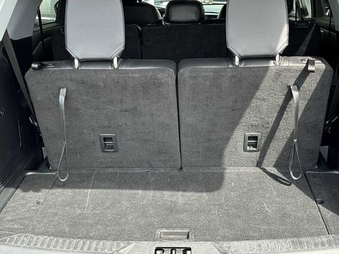 Used 2024 Ford Explorer XLT w/ Equipment Group 202A AWD/4WD image 19
