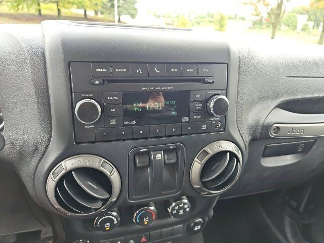 Used 2015 Jeep Wrangler Sport w/ Quick Order Package 24S AWD/4WD image 16