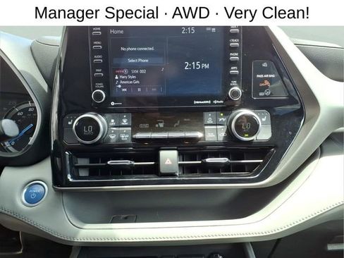 Used 2021 Toyota Highlander XLE AWD/4WD image 18