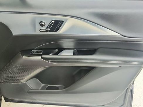 Used 2024 Cadillac Lyriq Tech image 24