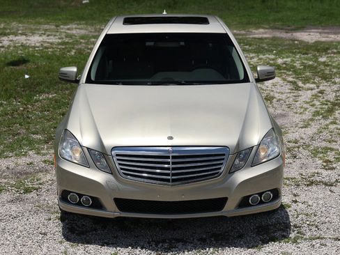 Used 2010 Mercedes-Benz E 350 4MATIC Sedan image 19