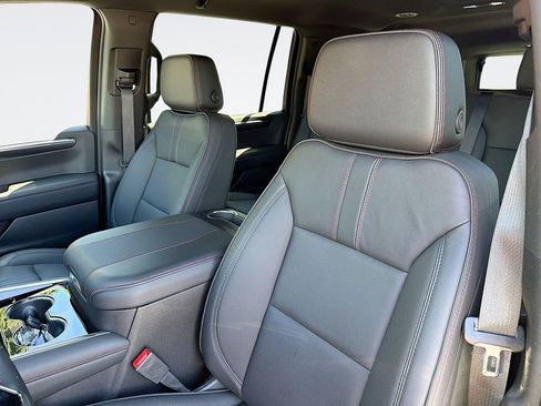 Used 2026 Chevrolet Suburban RST RWD image 22
