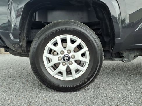 Used 2025 Toyota Tacoma SR5 AWD/4WD image 27