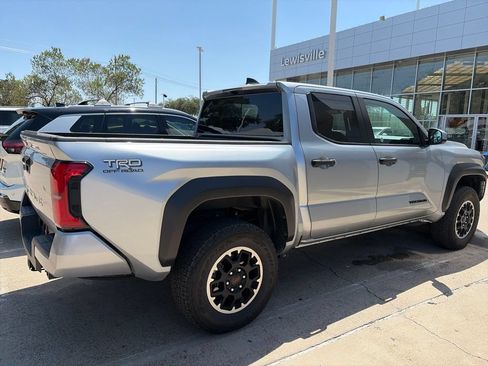 Used 2025 Toyota Tacoma TRD Off-Road AWD/4WD image 6