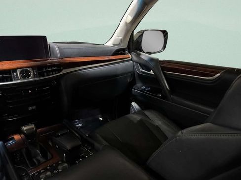 Used 2019 Lexus LX 570 4WD w/ Luxury Package image 12