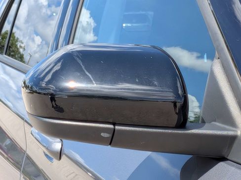 Used 2022 Ford Explorer XLT w/ Equipment Group 202A AWD/4WD image 12