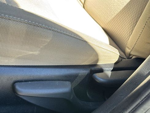 Used 2014 Toyota Corolla LE image 12