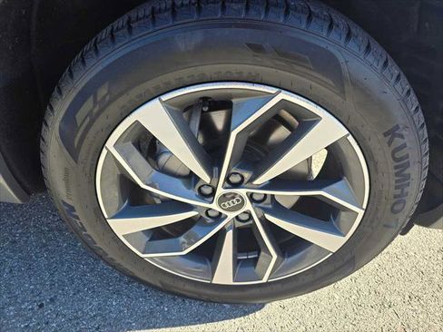 Used 2024 Audi Q5 2.0T Premium Plus w/ Premium Plus Package image 9